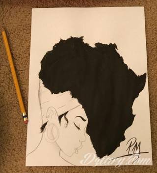 Niesamowite w swojej formie tatuaże-rękawy zajmują cała powierzchnię ramiona i przedramiona. Tworzą jednolitą zdobiącą ciało całość. Taki graficzny rękaw na skórze to tatuaż szczególnie ciekawy w przypadku aktywnych, silnych mężczyzn. 