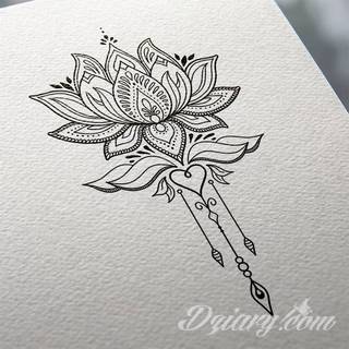 Niesamowite w swojej formie tatuaże-rękawy zajmują cała powierzchnię ramiona i przedramiona. Tworzą jednolitą zdobiącą ciało całość. Taki graficzny rękaw na skórze to tatuaż szczególnie ciekawy w przypadku aktywnych, silnych mężczyzn. 