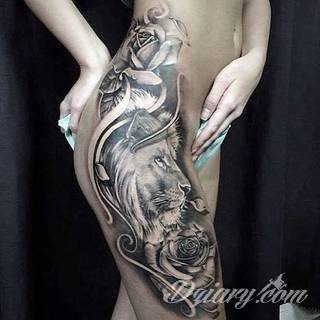 Niesamowite w swojej formie tatuaże-rękawy zajmują cała powierzchnię ramiona i przedramiona. Tworzą jednolitą zdobiącą ciało całość. Taki graficzny rękaw na skórze to tatuaż szczególnie ciekawy w przypadku aktywnych, silnych mężczyzn. 