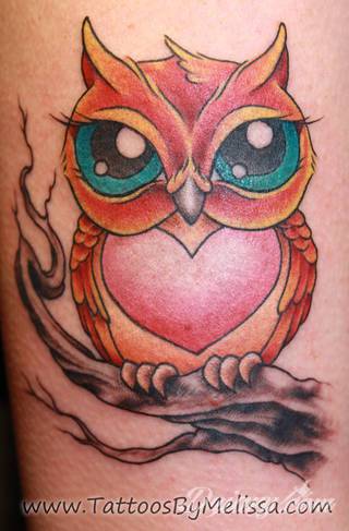 Niesamowite w swojej formie tatuaże-rękawy zajmują cała powierzchnię ramiona i przedramiona. Tworzą jednolitą zdobiącą ciało całość. Taki graficzny rękaw na skórze to tatuaż szczególnie ciekawy w przypadku aktywnych, silnych mężczyzn. 