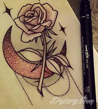 Niesamowite w swojej formie tatuaże-rękawy zajmują cała powierzchnię ramiona i przedramiona. Tworzą jednolitą zdobiącą ciało całość. Taki graficzny rękaw na skórze to tatuaż szczególnie ciekawy w przypadku aktywnych, silnych mężczyzn. 