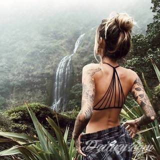 Niesamowite w swojej formie tatuaże-rękawy zajmują cała powierzchnię ramiona i przedramiona. Tworzą jednolitą zdobiącą ciało całość. Taki graficzny rękaw na skórze to tatuaż szczególnie ciekawy w przypadku aktywnych, silnych mężczyzn. 