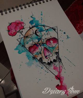 Niesamowite w swojej formie tatuaże-rękawy zajmują cała powierzchnię ramiona i przedramiona. Tworzą jednolitą zdobiącą ciało całość. Taki graficzny rękaw na skórze to tatuaż szczególnie ciekawy w przypadku aktywnych, silnych mężczyzn. 