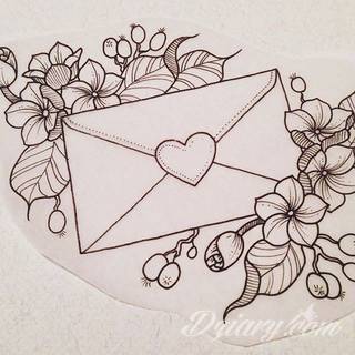 Niesamowite w swojej formie tatuaże-rękawy zajmują cała powierzchnię ramiona i przedramiona. Tworzą jednolitą zdobiącą ciało całość. Taki graficzny rękaw na skórze to tatuaż szczególnie ciekawy w przypadku aktywnych, silnych mężczyzn. 