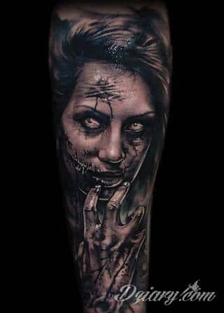 Niesamowite w swojej formie tatuaże-rękawy zajmują cała powierzchnię ramiona i przedramiona. Tworzą jednolitą zdobiącą ciało całość. Taki graficzny rękaw na skórze to tatuaż szczególnie ciekawy w przypadku aktywnych, silnych mężczyzn. 