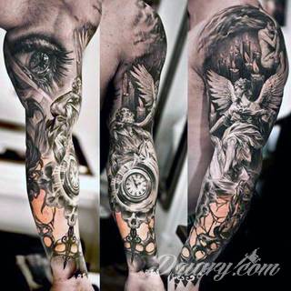 Niesamowite w swojej formie tatuaże-rękawy zajmują cała powierzchnię ramiona i przedramiona. Tworzą jednolitą zdobiącą ciało całość. Taki graficzny rękaw na skórze to tatuaż szczególnie ciekawy w przypadku aktywnych, silnych mężczyzn. 