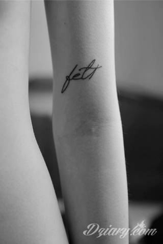 Niesamowite w swojej formie tatuaże-rękawy zajmują cała powierzchnię ramiona i przedramiona. Tworzą jednolitą zdobiącą ciało całość. Taki graficzny rękaw na skórze to tatuaż szczególnie ciekawy w przypadku aktywnych, silnych mężczyzn. 