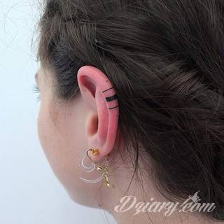 Niesamowite w swojej formie tatuaże-rękawy zajmują cała powierzchnię ramiona i przedramiona. Tworzą jednolitą zdobiącą ciało całość. Taki graficzny rękaw na skórze to tatuaż szczególnie ciekawy w przypadku aktywnych, silnych mężczyzn. 