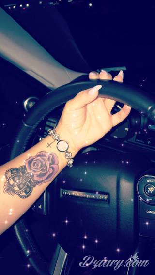 Niesamowite w swojej formie tatuaże-rękawy zajmują cała powierzchnię ramiona i przedramiona. Tworzą jednolitą zdobiącą ciało całość. Taki graficzny rękaw na skórze to tatuaż szczególnie ciekawy w przypadku aktywnych, silnych mężczyzn. 