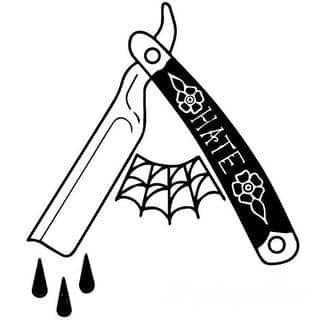 Niesamowite w swojej formie tatuaże-rękawy zajmują cała powierzchnię ramiona i przedramiona. Tworzą jednolitą zdobiącą ciało całość. Taki graficzny rękaw na skórze to tatuaż szczególnie ciekawy w przypadku aktywnych, silnych mężczyzn. 