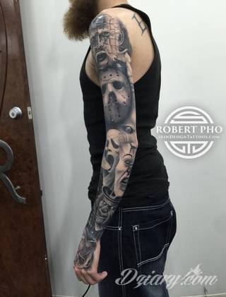 Niesamowite w swojej formie tatuaże-rękawy zajmują cała powierzchnię ramiona i przedramiona. Tworzą jednolitą zdobiącą ciało całość. Taki graficzny rękaw na skórze to tatuaż szczególnie ciekawy w przypadku aktywnych, silnych mężczyzn. 