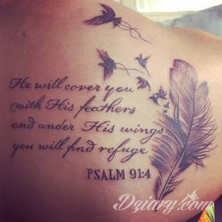 Niesamowite w swojej formie tatuaże-rękawy zajmują cała powierzchnię ramiona i przedramiona. Tworzą jednolitą zdobiącą ciało całość. Taki graficzny rękaw na skórze to tatuaż szczególnie ciekawy w przypadku aktywnych, silnych mężczyzn. 