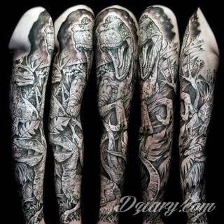 Niesamowite w swojej formie tatuaże-rękawy zajmują cała powierzchnię ramiona i przedramiona. Tworzą jednolitą zdobiącą ciało całość. Taki graficzny rękaw na skórze to tatuaż szczególnie ciekawy w przypadku aktywnych, silnych mężczyzn. 