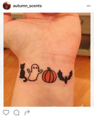 Niesamowite w swojej formie tatuaże-rękawy zajmują cała powierzchnię ramiona i przedramiona. Tworzą jednolitą zdobiącą ciało całość. Taki graficzny rękaw na skórze to tatuaż szczególnie ciekawy w przypadku aktywnych, silnych mężczyzn. 