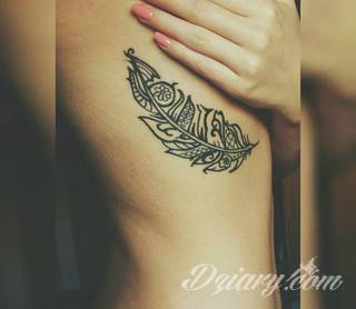 Niesamowite w swojej formie tatuaże-rękawy zajmują cała powierzchnię ramiona i przedramiona. Tworzą jednolitą zdobiącą ciało całość. Taki graficzny rękaw na skórze to tatuaż szczególnie ciekawy w przypadku aktywnych, silnych mężczyzn. 