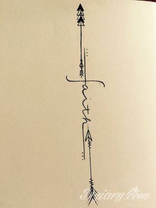 Niesamowite w swojej formie tatuaże-rękawy zajmują cała powierzchnię ramiona i przedramiona. Tworzą jednolitą zdobiącą ciało całość. Taki graficzny rękaw na skórze to tatuaż szczególnie ciekawy w przypadku aktywnych, silnych mężczyzn. 