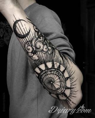 Niesamowite w swojej formie tatuaże-rękawy zajmują cała powierzchnię ramiona i przedramiona. Tworzą jednolitą zdobiącą ciało całość. Taki graficzny rękaw na skórze to tatuaż szczególnie ciekawy w przypadku aktywnych, silnych mężczyzn. 