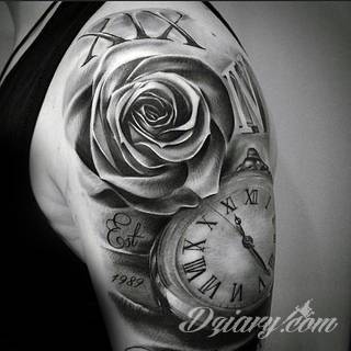 Niesamowite w swojej formie tatuaże-rękawy zajmują cała powierzchnię ramiona i przedramiona. Tworzą jednolitą zdobiącą ciało całość. Taki graficzny rękaw na skórze to tatuaż szczególnie ciekawy w przypadku aktywnych, silnych mężczyzn. 