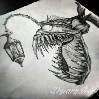 Niesamowite w swojej formie tatuaże-rękawy zajmują cała powierzchnię ramiona i przedramiona. Tworzą jednolitą zdobiącą ciało całość. Taki graficzny rękaw na skórze to tatuaż szczególnie ciekawy w przypadku aktywnych, silnych mężczyzn. 