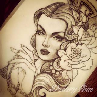 Niesamowite w swojej formie tatuaże-rękawy zajmują cała powierzchnię ramiona i przedramiona. Tworzą jednolitą zdobiącą ciało całość. Taki graficzny rękaw na skórze to tatuaż szczególnie ciekawy w przypadku aktywnych, silnych mężczyzn. 