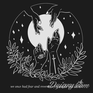 Niesamowite w swojej formie tatuaże-rękawy zajmują cała powierzchnię ramiona i przedramiona. Tworzą jednolitą zdobiącą ciało całość. Taki graficzny rękaw na skórze to tatuaż szczególnie ciekawy w przypadku aktywnych, silnych mężczyzn. 