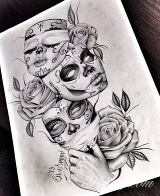 Niesamowite w swojej formie tatuaże-rękawy zajmują cała powierzchnię ramiona i przedramiona. Tworzą jednolitą zdobiącą ciało całość. Taki graficzny rękaw na skórze to tatuaż szczególnie ciekawy w przypadku aktywnych, silnych mężczyzn. 