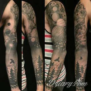 Niesamowite w swojej formie tatuaże-rękawy zajmują cała powierzchnię ramiona i przedramiona. Tworzą jednolitą zdobiącą ciało całość. Taki graficzny rękaw na skórze to tatuaż szczególnie ciekawy w przypadku aktywnych, silnych mężczyzn. 