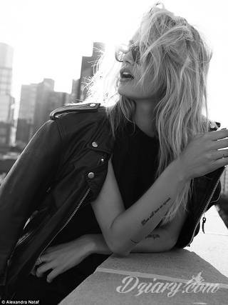 Niesamowite w swojej formie tatuaże-rękawy zajmują cała powierzchnię ramiona i przedramiona. Tworzą jednolitą zdobiącą ciało całość. Taki graficzny rękaw na skórze to tatuaż szczególnie ciekawy w przypadku aktywnych, silnych mężczyzn. 