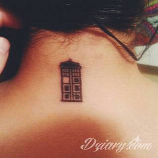 Niesamowite w swojej formie tatuaże-rękawy zajmują cała powierzchnię ramiona i przedramiona. Tworzą jednolitą zdobiącą ciało całość. Taki graficzny rękaw na skórze to tatuaż szczególnie ciekawy w przypadku aktywnych, silnych mężczyzn. 