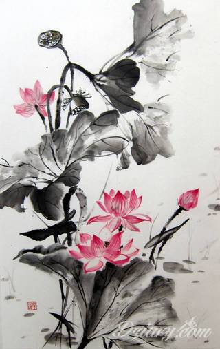 Niesamowite w swojej formie tatuaże-rękawy zajmują cała powierzchnię ramiona i przedramiona. Tworzą jednolitą zdobiącą ciało całość. Taki graficzny rękaw na skórze to tatuaż szczególnie ciekawy w przypadku aktywnych, silnych mężczyzn. 