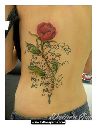 Niesamowite w swojej formie tatuaże-rękawy zajmują cała powierzchnię ramiona i przedramiona. Tworzą jednolitą zdobiącą ciało całość. Taki graficzny rękaw na skórze to tatuaż szczególnie ciekawy w przypadku aktywnych, silnych mężczyzn. 