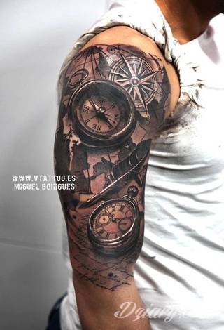 Niesamowite w swojej formie tatuaże-rękawy zajmują cała powierzchnię ramiona i przedramiona. Tworzą jednolitą zdobiącą ciało całość. Taki graficzny rękaw na skórze to tatuaż szczególnie ciekawy w przypadku aktywnych, silnych mężczyzn. 