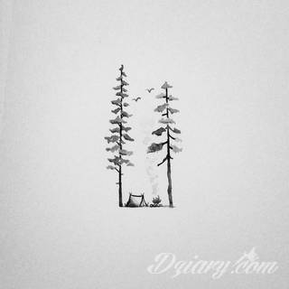 Niesamowite w swojej formie tatuaże-rękawy zajmują cała powierzchnię ramiona i przedramiona. Tworzą jednolitą zdobiącą ciało całość. Taki graficzny rękaw na skórze to tatuaż szczególnie ciekawy w przypadku aktywnych, silnych mężczyzn. 