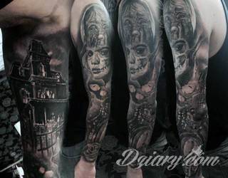 Niesamowite w swojej formie tatuaże-rękawy zajmują cała powierzchnię ramiona i przedramiona. Tworzą jednolitą zdobiącą ciało całość. Taki graficzny rękaw na skórze to tatuaż szczególnie ciekawy w przypadku aktywnych, silnych mężczyzn. 