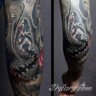 Niesamowite w swojej formie tatuaże-rękawy zajmują cała powierzchnię ramiona i przedramiona. Tworzą jednolitą zdobiącą ciało całość. Taki graficzny rękaw na skórze to tatuaż szczególnie ciekawy w przypadku aktywnych, silnych mężczyzn. 