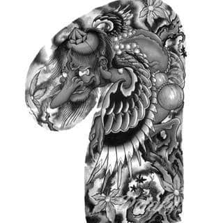 Niesamowite w swojej formie tatuaże-rękawy zajmują cała powierzchnię ramiona i przedramiona. Tworzą jednolitą zdobiącą ciało całość. Taki graficzny rękaw na skórze to tatuaż szczególnie ciekawy w przypadku aktywnych, silnych mężczyzn. 