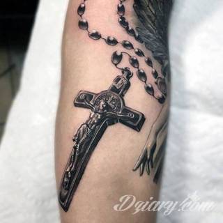 Tatuaże różaniec