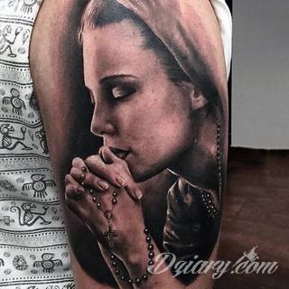 Tatuaże różaniec
