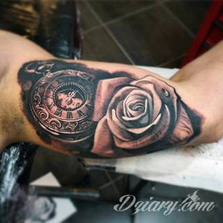 Jeden z najpopularniejszych formatów graficznych na tatuaże. Róża, kwiat o wyjątkowej symbolice, to grafika o szczególnej kolorystyce na ciele. Królowa kwiatów - za którą uważana jest róża - to ciekawie skomponowane wymiary rysunków: niewielkie jak i komponowane np. z czaszką. 