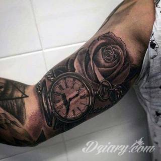 Jeden z najpopularniejszych formatów graficznych na tatuaże. Róża, kwiat o wyjątkowej symbolice, to grafika o szczególnej kolorystyce na ciele. Królowa kwiatów - za którą uważana jest róża - to ciekawie skomponowane wymiary rysunków: niewielkie jak i komponowane np. z czaszką. 