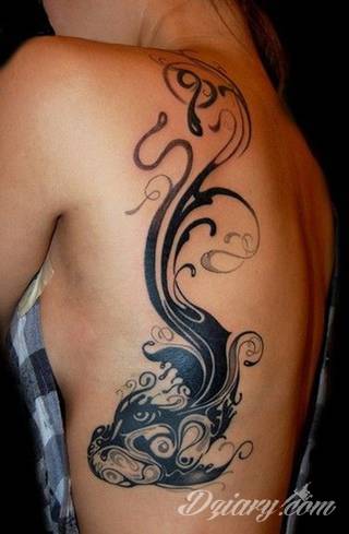 Tatuaże z rybą koi to symbolika dążenia - wytrwałego kierowania się w określoną stronę za wszelką cenę i niezależnie od okoliczności. Rysunki z rybą Koi to jednak również ogromna mnogość barw; tworzony w ten sposób karp staje się prawdziwie fantazyjną grafiką na ciele. 