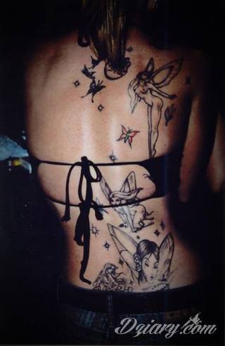 Erotyczne i intymne tatuaże przyciągające uwagę to zarówno symboliczne niewielkie grafiki jak i rozbudowane obrazy ulokowane pod piersiami, na udach czy w miejscach intymnych. Seksowne tatuaże nie muszą się jednak ograniczać wyłącznie do tych lokalizacji. 