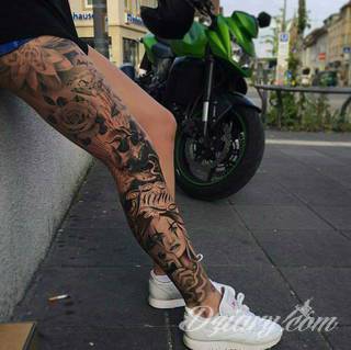 Erotyczne i intymne tatuaże przyciągające uwagę to zarówno symboliczne niewielkie grafiki jak i rozbudowane obrazy ulokowane pod piersiami, na udach czy w miejscach intymnych. Seksowne tatuaże nie muszą się jednak ograniczać wyłącznie do tych lokalizacji. 