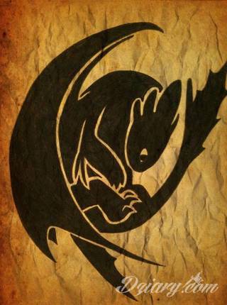 Smok na skórze to od lat jeden z najpopularniejszych wzorów tatuaży. Grafiki stają się mini-dziełami sztuki. Tatuaże ze smokami są pełne detali - zarówno cienkiej kreski, jak i wielu zastosowanych kolorów. Tego rodzaju grafiki sprawdzają się przede wszystkim w opcji wielkoformatowej. 