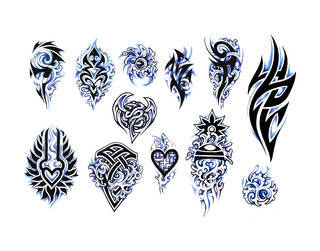 Tatuaże określane jako tribal to nawiązanie do plemiennych wierzeń maoryskich. Dziś oplatające ciała wzory to jeden z uniwersalnych motywów dostosowanych nie tylko do ciała męskiego. Tribal wygląda intrygująco również na ciele kobiecym - np. na smukłych udach. 