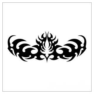 Tatuaże określane jako tribal to nawiązanie do plemiennych wierzeń maoryskich. Dziś oplatające ciała wzory to jeden z uniwersalnych motywów dostosowanych nie tylko do ciała męskiego. Tribal wygląda intrygująco również na ciele kobiecym - np. na smukłych udach. 