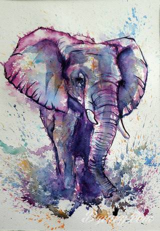 Akwarelowe tatuaże watercolor stanowią intrygujące połączenie unikatowych wzorów i rozbudowanej kolorystyki. Kreska jest w nich rozmyta; tworzą intrygujący efekt graficzny farby swobodnie przelewanej na skórze. 