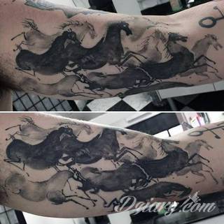 Akwarelowe tatuaże watercolor stanowią intrygujące połączenie unikatowych wzorów i rozbudowanej kolorystyki. Kreska jest w nich rozmyta; tworzą intrygujący efekt graficzny farby swobodnie przelewanej na skórze. 