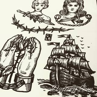 Dziwne, nietypowe, czasami wulgarne, zawsze z konkretnym znaczeniem - tatuaże więzienne to symbolika, ale nie obejmująca tylko przestępców. Kropki, większe grafiki na twarzy, przekazy na plecach - tatuaże więźniów to jeden z szerszych katalogów wzorów. 