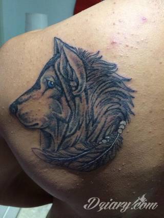 Wilk na tatuażu kojarzy się z niebezpieczeństwem. Starannie nakreślony pysk drapieżników, na ciele staje się konkretnym symbolem. Duże możliwości daje zastosowanie wilczych tatuaży na różnych fragmentach ciała. 